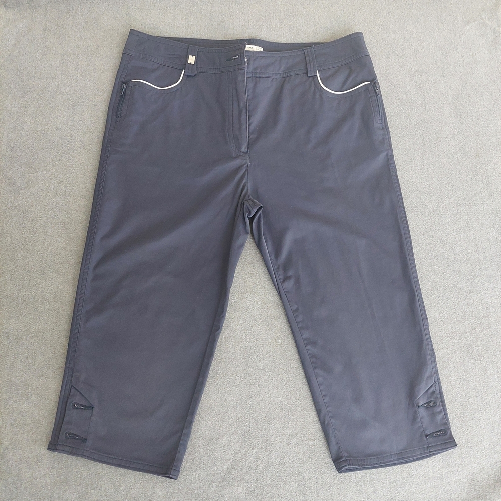 Green Lamb Navy Blue Performance Golf Capris – Size US 8